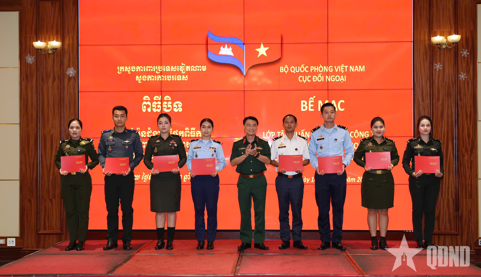 Bế mạc tập huấn nghiệp vụ đối ngoại quốc phòng cho Quân đội Hoàng gia Campuchia